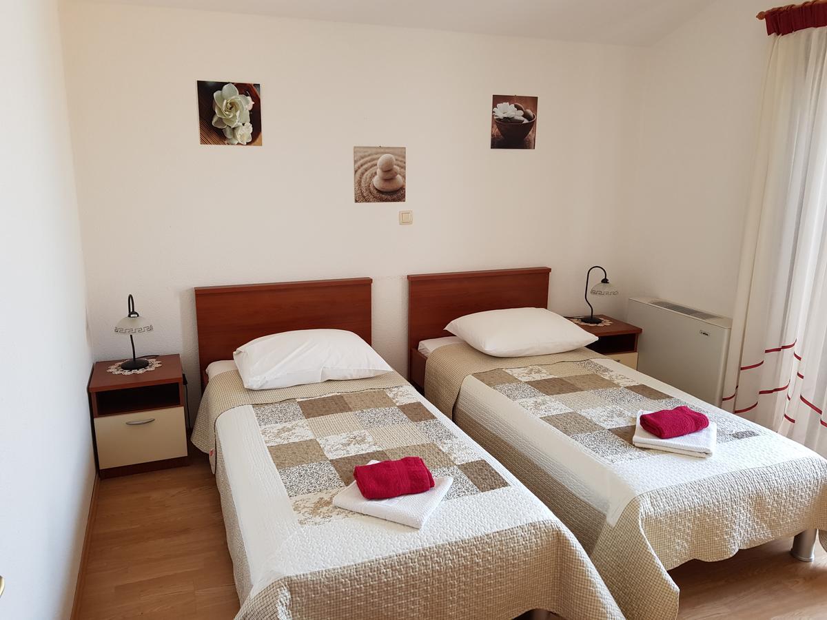 Apartments Ivona 2 Trogir Exterior photo