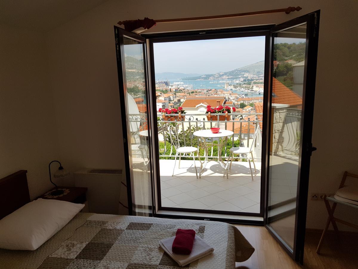 Apartments Ivona 2 Trogir Exterior photo